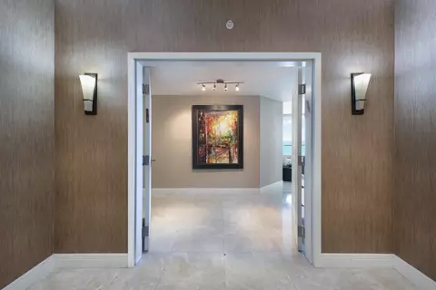 3101 S Ocean Dr #905, Hollywood, FL 33019