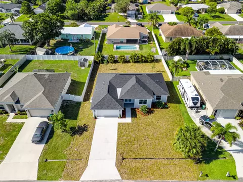 1014 SW Fisherman Ave, Port Saint Lucie, FL 34953