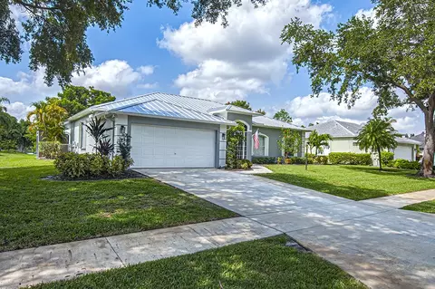 514 53rd Sq, Vero Beach, FL 32968