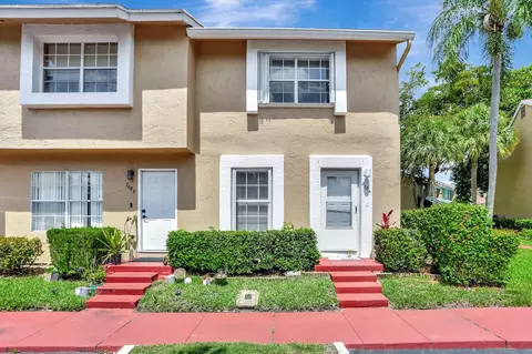 7084 Woodmont Ave, Tamarac, FL 33321