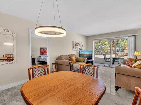 2801 NW 47th Ter #106, Lauderdale Lakes, FL 33313
