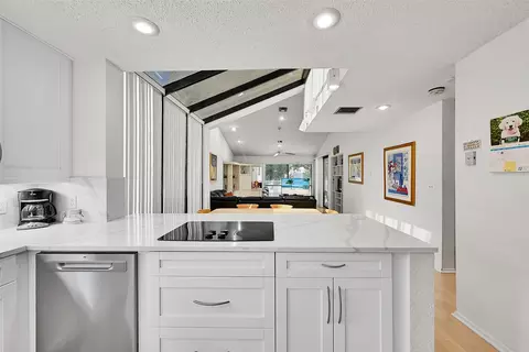 11008 NW 3rd St, Coral Springs, FL 33071 photo 2