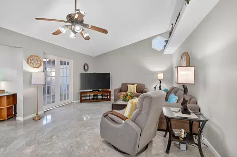 2053 SW 15th Pl, Deerfield Beach, FL 33442