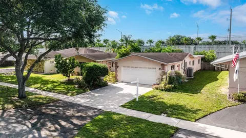 8979 SW 49th St, Cooper City, FL 33328