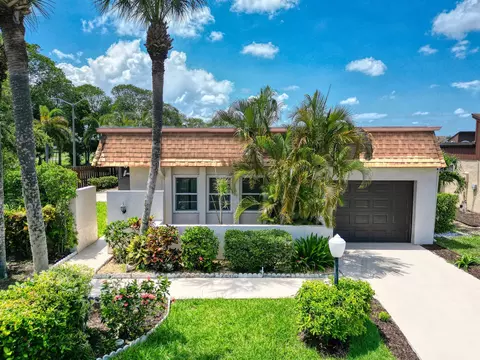 6793 Dupere Ln, Greenacres, FL 33467