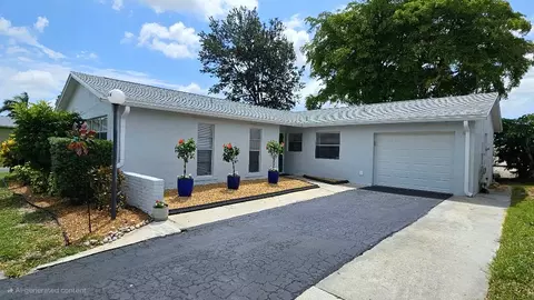 7384 Pine Park Dr S, Greenacres, FL 33467