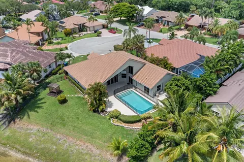 4111 NW 83rd Ln, Coral Springs, FL 33065