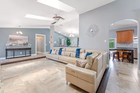 15541 S Roundtable Rd, Davie, FL 33331 photo 2