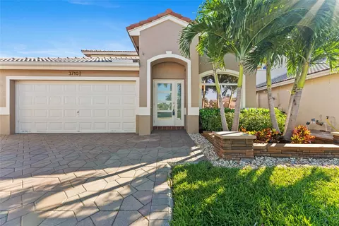 3710 Woodfield Ct, Coconut Creek, FL 33073