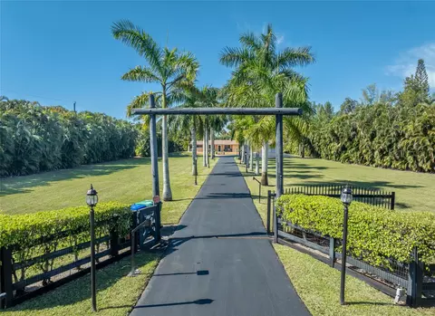 5161 Thoroughbred Ln, Southwest Ranches, FL 33330