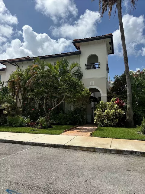 2987 NW 36th Way, Lauderdale Lakes, FL 33311