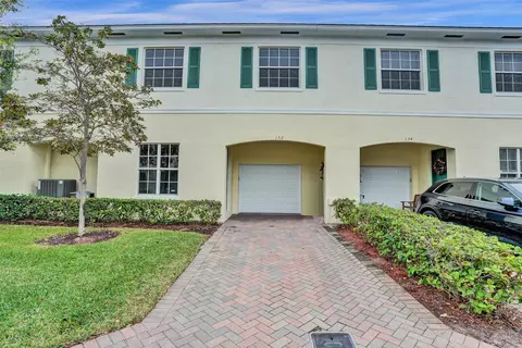132 SW 7th Ct, Pompano Beach, FL 33060
