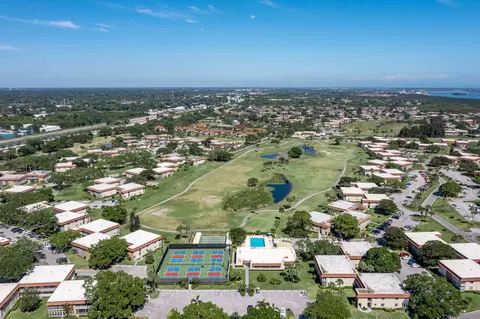 61 Woodland Dr UNIT 201, Vero Beach, FL 32962