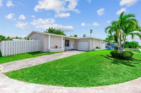 8360 NW 29th St, Sunrise, FL 33322