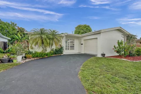 8570 NW 25th St, Sunrise, FL 33322