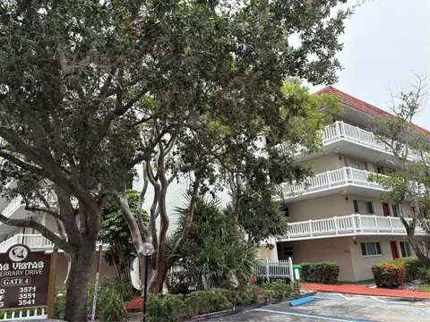 3571 Inverrary Dr #209, Lauderhill, FL 33319