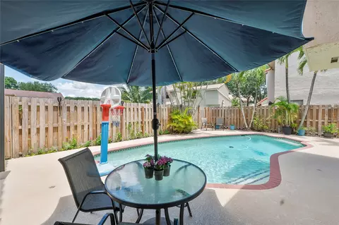 2920 E Aviary Dr, Hollywood, FL 33026 photo 40