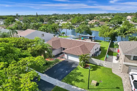 14470 Fairfax Pl, Davie, FL 33325