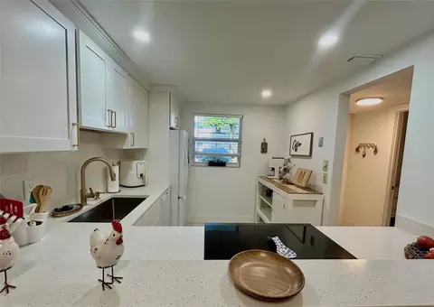 3060 Holiday Springs Blvd #102, Margate, FL 33063
