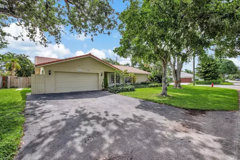 4300 NE 21st Ave, Fort Lauderdale, FL 33308
