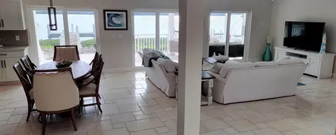 101 Windy Point Cir, Marathon, FL 33050 photo 12