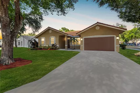 5012 NW 45th Ave, Coconut Creek, FL 33073