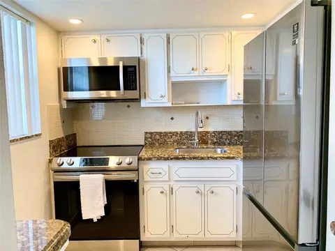 6550 Winfield Blvd #105, Margate, FL 33063