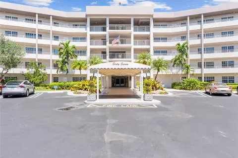 555 Oaks Ln #504, Pompano Beach, FL 33069