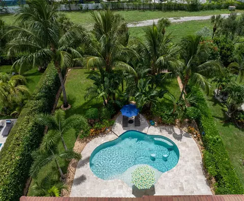 7098 Prudencia Dr, Greenacres, FL 33463