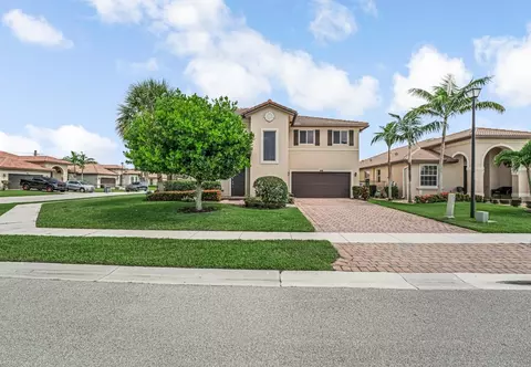 7283 Prudencia Dr, Greenacres, FL 33463
