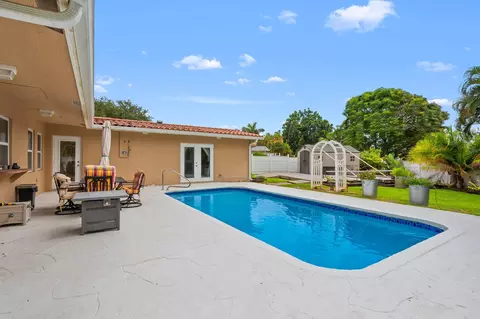 2540 NW 9th Ter, Wilton Manors, FL 33311