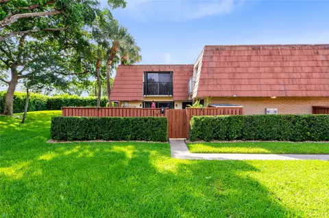 413 Live Oak Ln #413, Boynton Beach, FL 33436