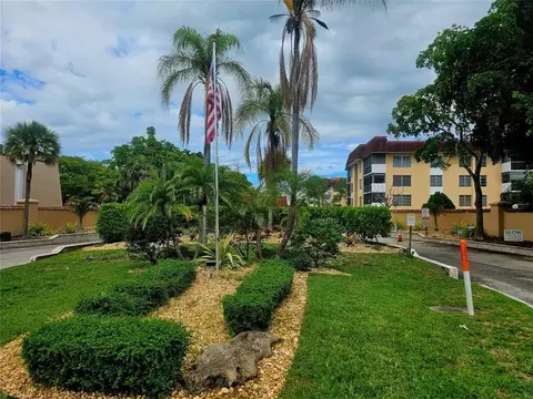 4172 Inverrary Dr #410, Lauderhill, FL 33319