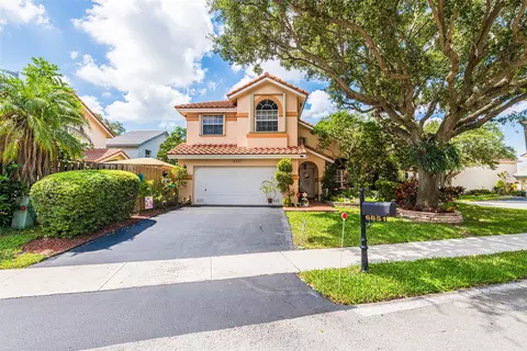 6851 NW 29th Ct, Margate, FL 33063 photo 2