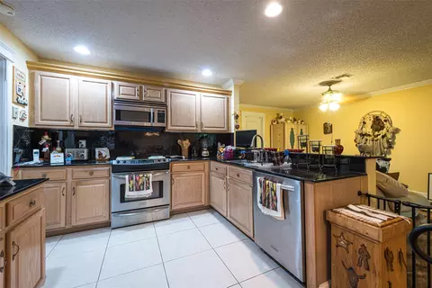 6851 NW 29th Ct, Margate, FL 33063 photo 10