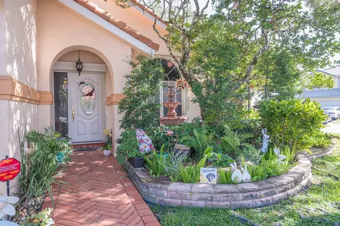 6851 NW 29th Ct, Margate, FL 33063 photo 4