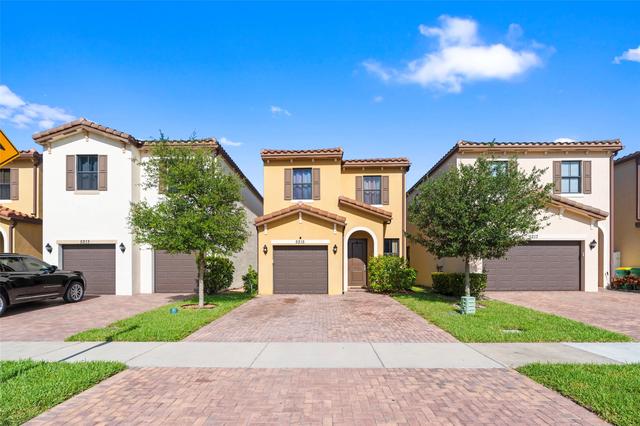 5215 NW 50th Ter, Tamarac, FL 33319