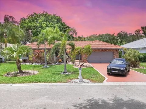 5180 NW 64th Dr, Coral Springs, FL 33067