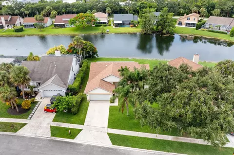 9888 Cross Pine Ct, Wellington, FL 33467