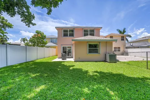 4042 Eastridge Cir, Pompano Beach, FL 33064