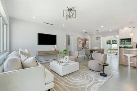 324 NE 28th St, Wilton Manors, FL 33334