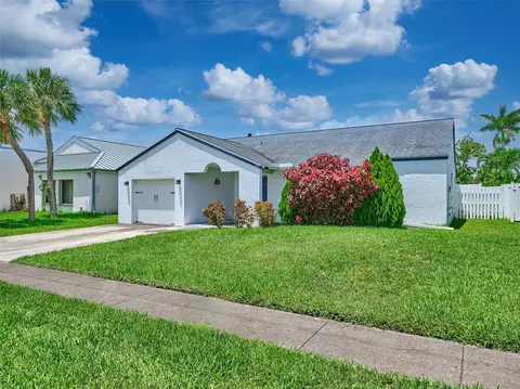 708 SE 3rd Ct, Dania Beach, FL 33004 photo 3
