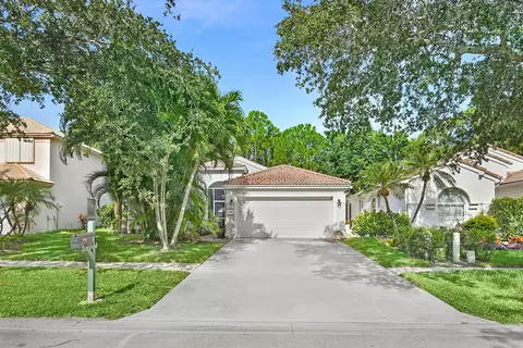 7151 SE Twin Oaks Cir, Stuart, FL 34997 photo 2
