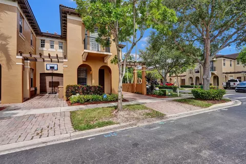 4431 Arabian Way, Davie, FL 33328
