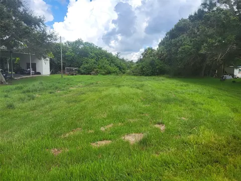 1099 Pine Ave, Moore Haven, FL 33471