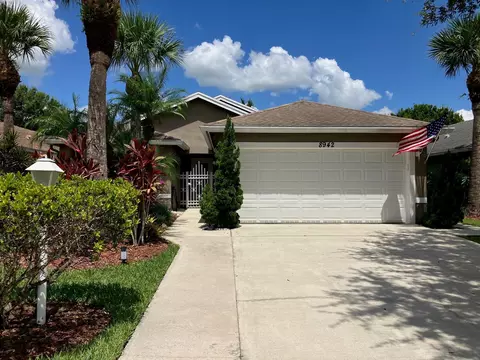 8942 SW Bonneville Dr, Stuart, FL 34997