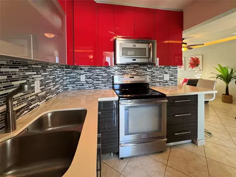 800 Pine Dr #12, Pompano Beach, FL 33060 photo 4