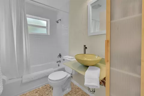 2431 E River Dr, Margate, FL 33063 photo 24