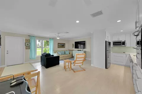 2431 E River Dr, Margate, FL 33063 photo 8
