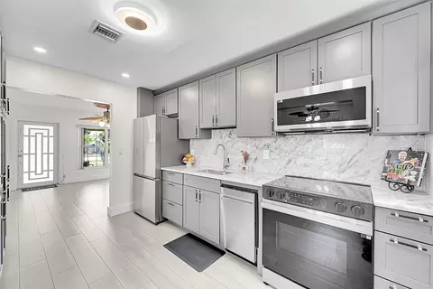 230 NW 52nd Ct, Fort Lauderdale, FL 33309